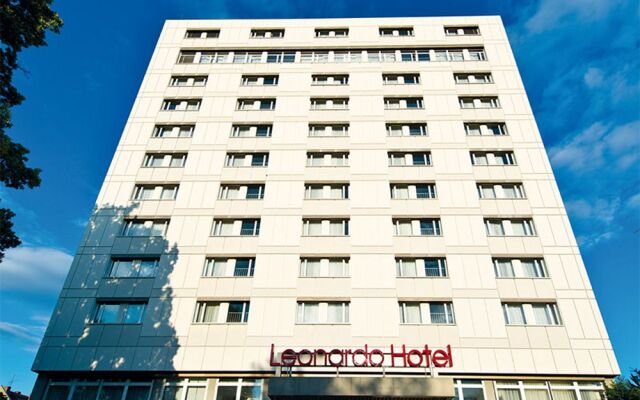 Leonardo Hotel Karlsruhe вид на фасад