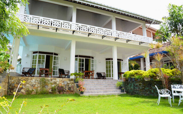 Отель Laluna Ayurveda Resort Шри-Ланка, Бентота - отзывы, цены и фото номеров - забронировать отель Laluna Ayurveda Resort онлайн вид на фасад