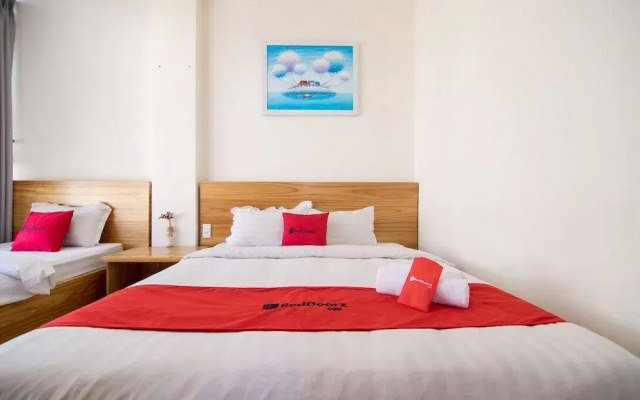 RedDoorz @ Bui Vien Walking Street - Hostel