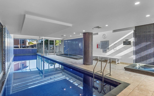 Stylish 2-bed With Terrace, 3-min Walk to Beach