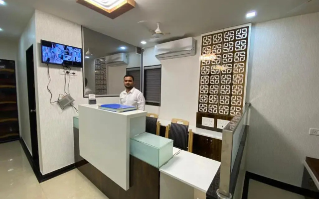 Hotel Divine