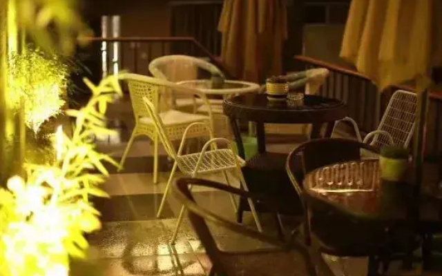 Luoyang Courtyard Shenshen Inn(Lijingmen Cross Street Store)