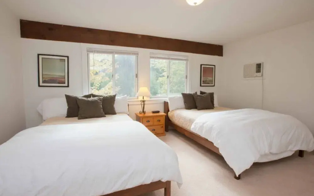2BR Topnotch Condo