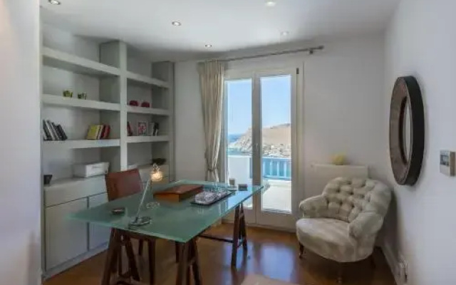 Blueros Luxury Villa