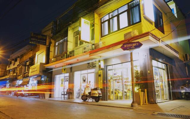 Wyh Boutique And Design Hostel Бангкок вид на фасад