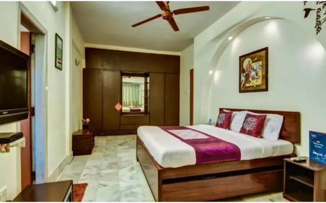 OYO 2080 Apartment near Juhu Beach