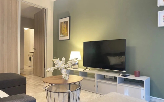 Exquisite and Spacious Flat in Central Sisli