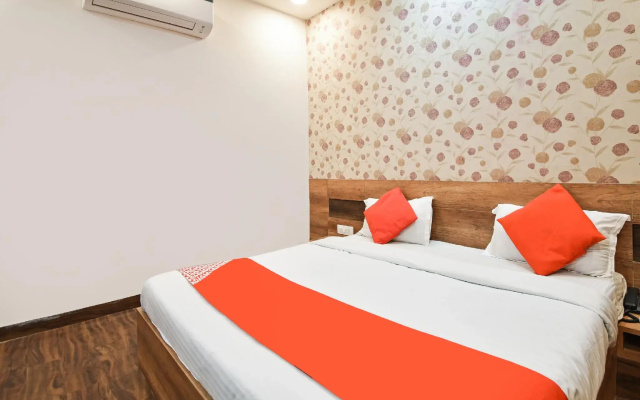 OYO Flagship 75885 Hotel G N