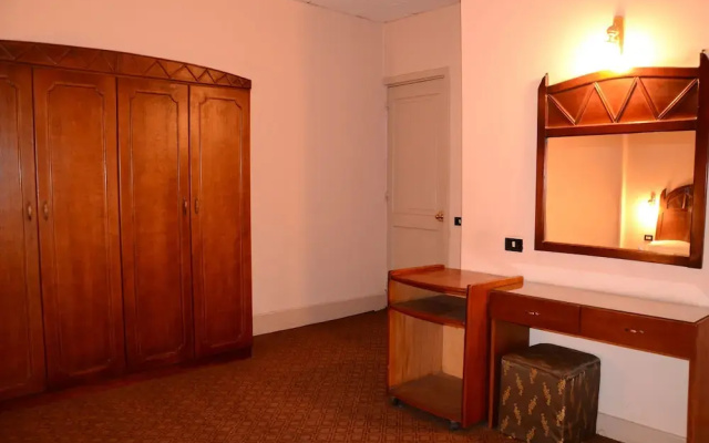 Louris Inn