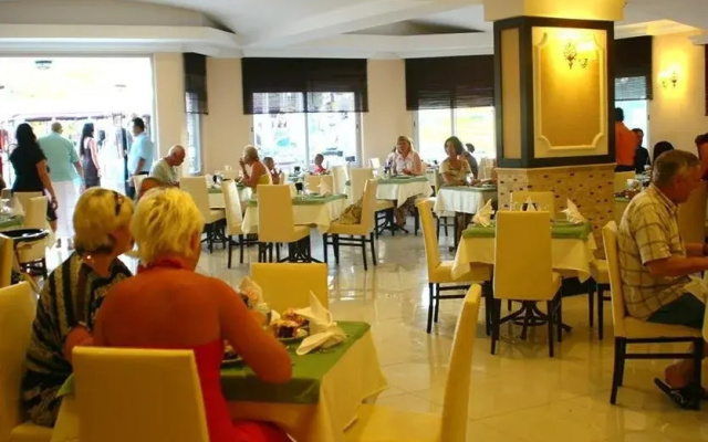B2b Senza Inova Beach Hotel