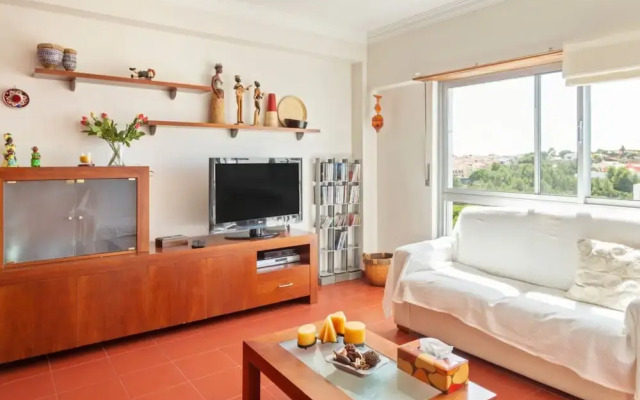 Lovely 2 Bedroom Duplex Apt w Terrace in Cascais
