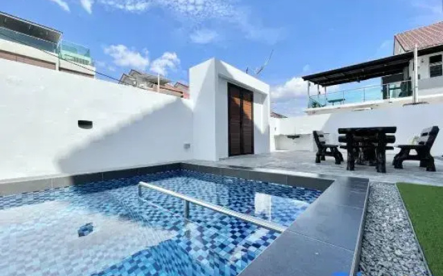 Spacious Home with Private Swimming Pool in Langkawi by Zervin