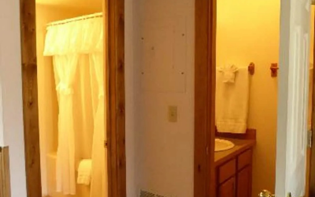 Yellowstone Basin Inn
