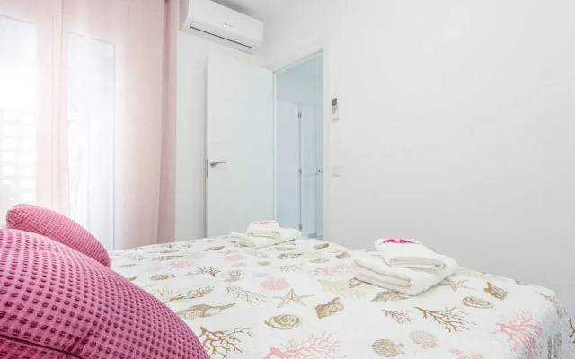 Beachfront Apartment in Empuriabrava With Pools
