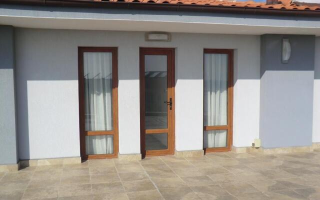 Отель Guest House Petrovi Болгария, Равда - отзывы, цены и фото номеров - забронировать отель Guest House Petrovi онлайн вид на фасад