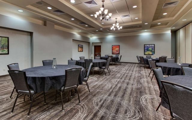 Drury Inn & Suites Phoenix Happy Valley