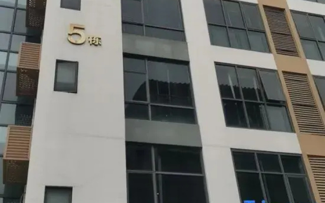 Qujia Hotel (Liaobu Xiangshi Park)