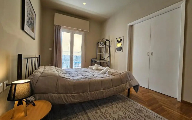 J G Luxury Apartment - Athens Town