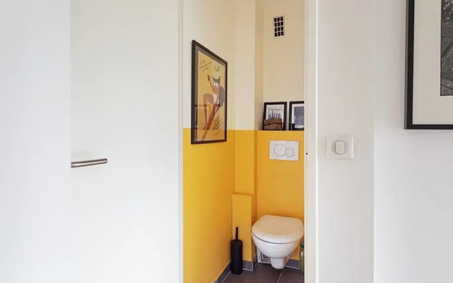 Bright and Modern Apt With Patio in Paris 18th!