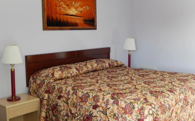 Townsman Motel
