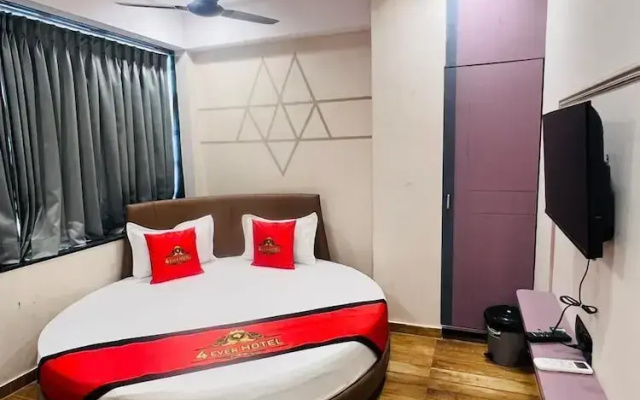 4 Ever Hotel - Surat