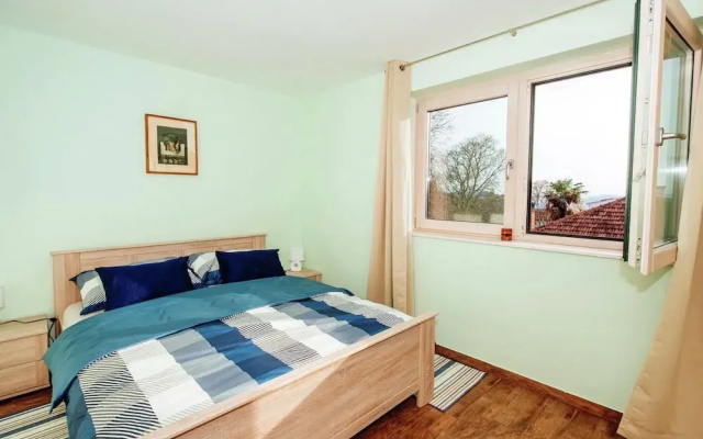 Spacious Holiday Home in Pakoštane near Sea