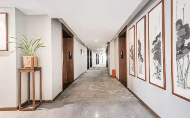 The Yi hotel