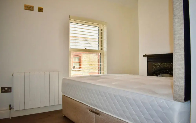 Classic 2 Bedroom Home Near the City Centre