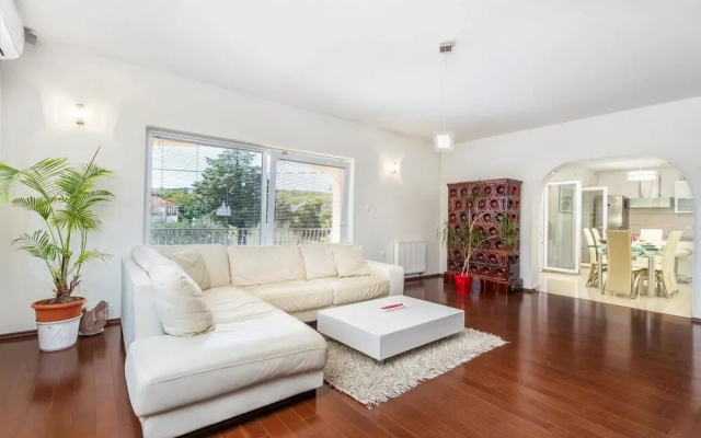 Awesome Home in Silo With Wifi and 2 Bedrooms