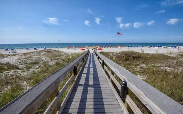 Windward Pointe 704 by RedAwning