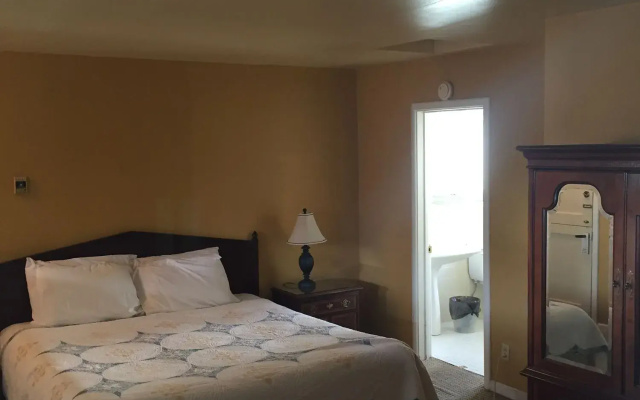 Carmel Wayfarer Inn