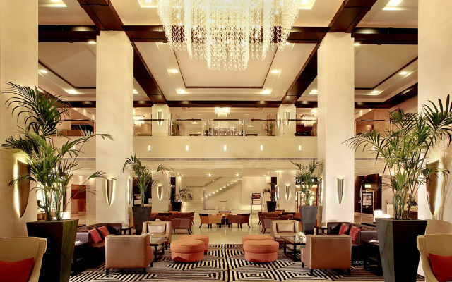 Отель Radisson Blu Barsha Heights