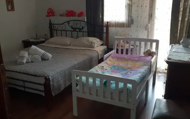Mavridis House