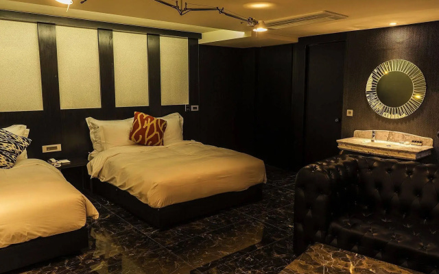 Richwell Hotel