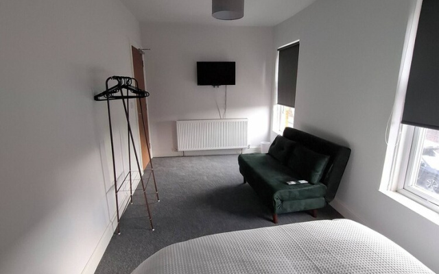 Luxurious 4-bed House With Sauna & Jacuzzi in Sunderland