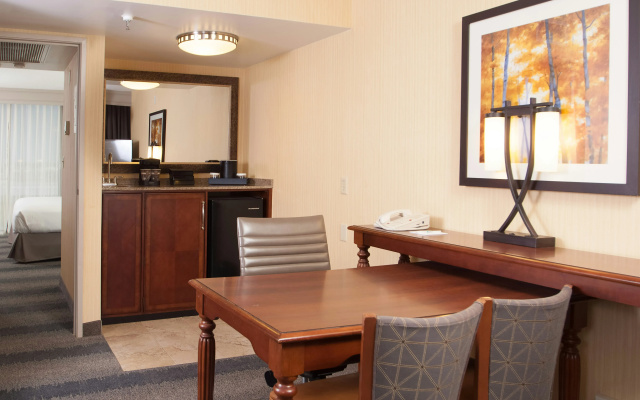 Embassy Suites by Hilton Minneapolis Bloomington Edina