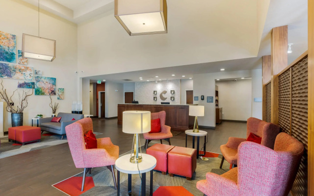 Comfort Suites Loveland
