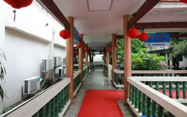 Xiaopenglai Hotel