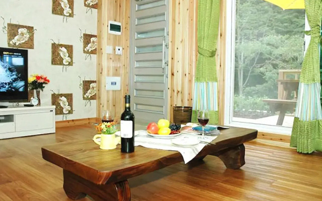 Gwangyang Come&play Pension
