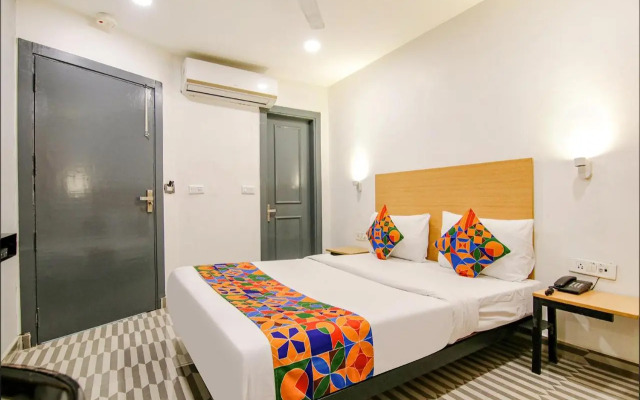 FabHotel Chawla House