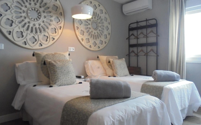 Hostal Tak