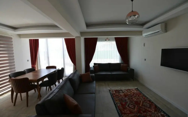 Jakuzili Mustakil Havuzlu Bati Villasi