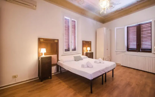 Lovely 4BD Apt 3min Walk to Ponte Vecchio