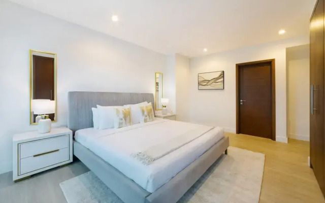 Spectacular Duplex Apt w Canal Views