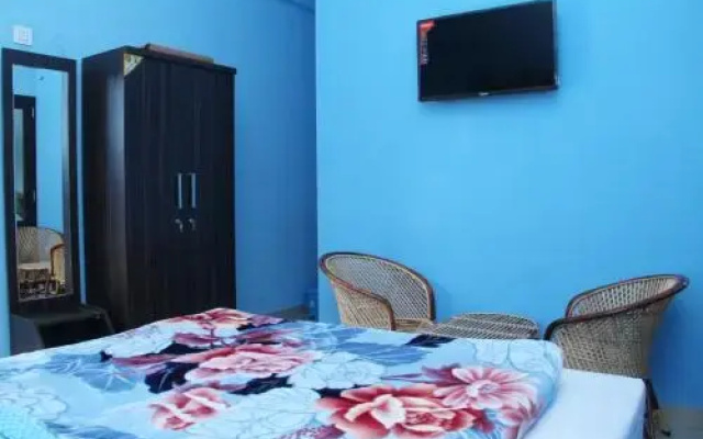 Aathishaya Holiday Inn