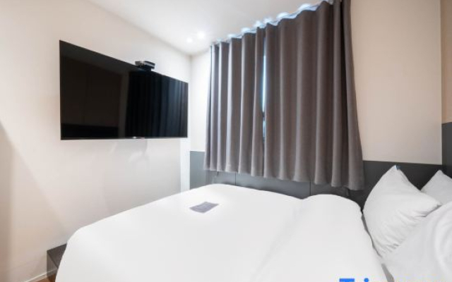 Gongju Singwan Just Stay Hotel