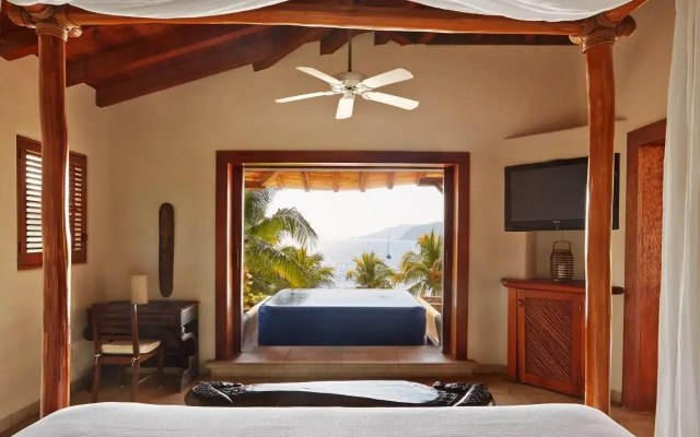 Thompson Zihuatanejo, A Beach Resort, by Hyatt