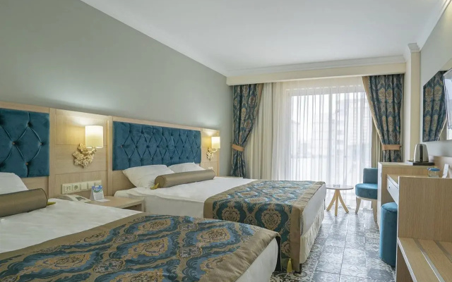 Dream World Resort & Spa