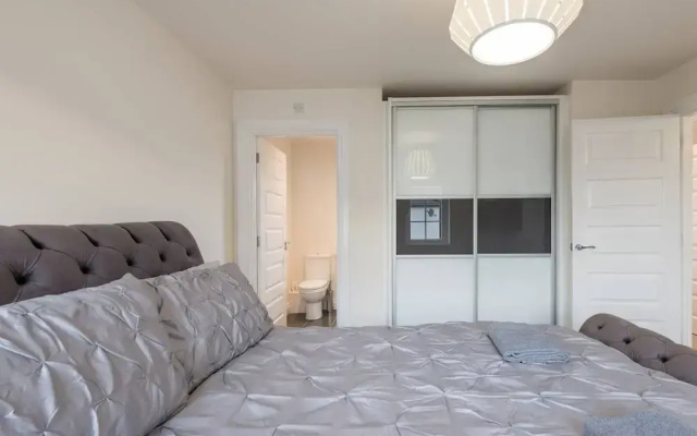 Stylish & Modern 3 Bedroom Home