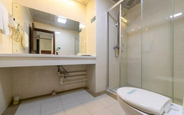 Sunshine Holiday Hotel